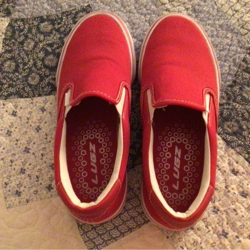 Red size6 boat shoes